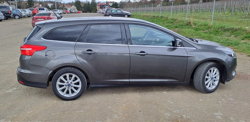 Ford Focus cena 37400 przebieg: 153000, rok produkcji 2015 z Kraków małe 154